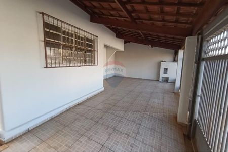 Casa reformada c/ 3 dorms e 2 vagas - Vila Irmãos - Foto 5
