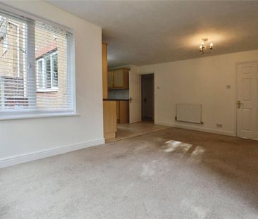 St Michaels Mead, Bishops Stortford, Herts - Photo 3