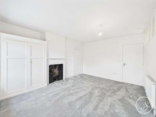 The Avenue, Harewood, Leeds, LS17 - Photo 1