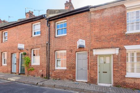 2 Bedroom House - St. Johns Street, Winchester - Photo 2