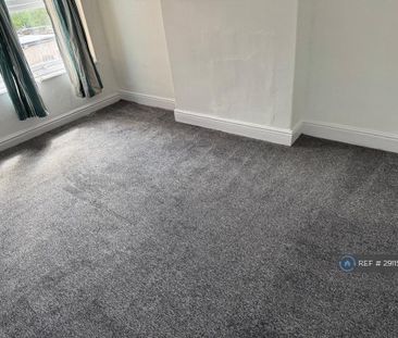 3 bedroom end of terrace house to rent - Photo 4