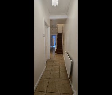 Room in a Shared House, Limes Road, CR0 - Photo 2