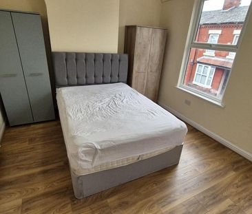4 bedroom terraced house to rent - Photo 4