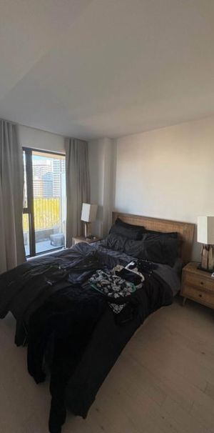 Condo Meubler + stationnement Griffintown - Photo 1