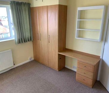 Queens Promenade, Bispham, FY2 - Photo 3