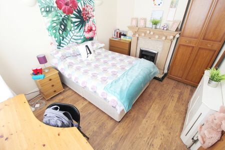 4 bedroom house to rent Jessie Road, Southsea, PO4 - Photo 2