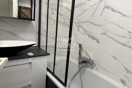 A LOUER, DOMAINE DE PONT ROYAL , APPARTEMENT DE TYPE 2 RENOV - Photo 5