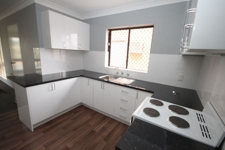 8 / 9 Henschke Avenue Tolland NSW 2650 - Photo 5