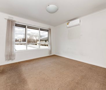 Light and spacious first floor two-bedroom apartment! - Photo 5