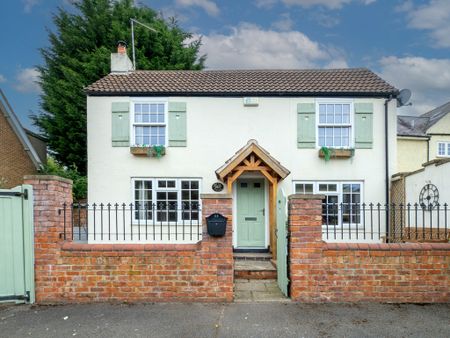 2 bedroom cottage to let - Photo 3