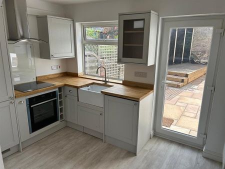 2 bedroom terraced house to rent - Photo 4