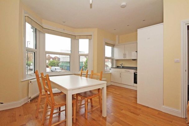 3 bedroom flat to rent - Photo 1