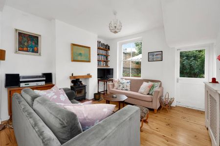 3 bedroom terraced house to rent - Photo 2