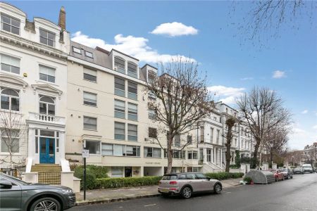 2 bedroom flat in 12-13 Pembridge Crescent - Photo 3