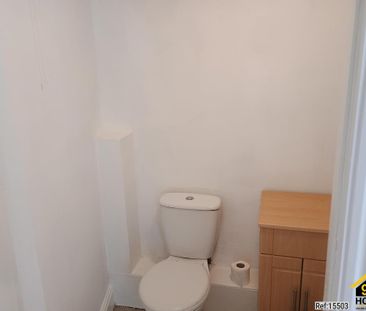 2 bedroom semi-detached bungalow to rent - Photo 2