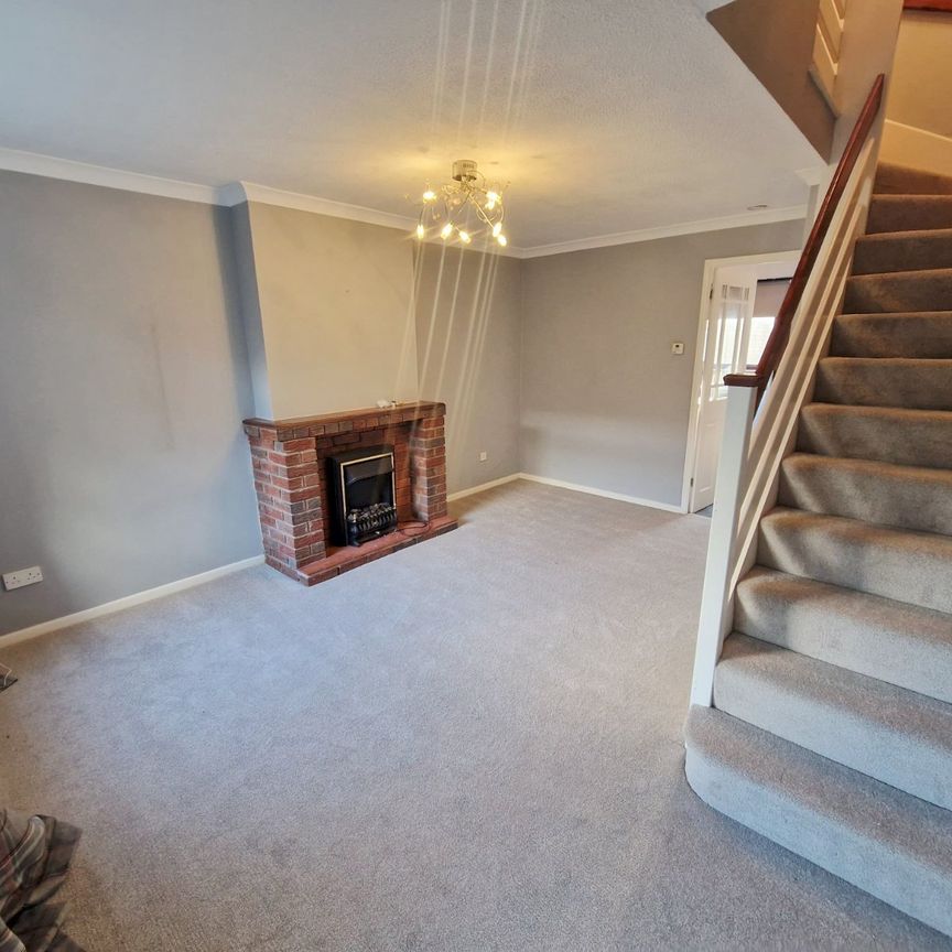 2 bedroom terraced house to rent - Photo 1