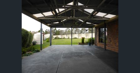 14 Patricia Court, Invermay Park, Vic 3350 - Photo 4