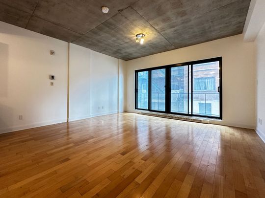 Studio de style industriel contemporain disponible dès maintenant - Photo 1