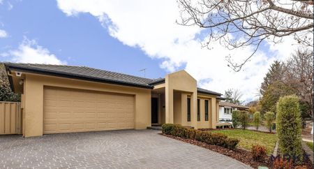 10 McCrae Street, Garran ACT 2605 - House For Rent | Domain - Photo 4