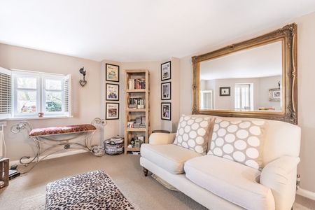 Fair Hill Godaming, Surrey - 1 bedroomProperty for lettings - Seymours - Photo 2