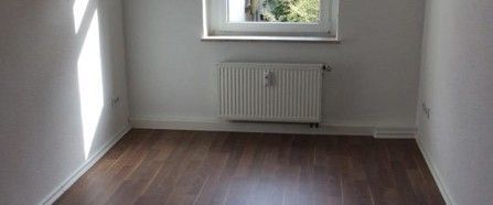 Hier ist ihr neues Wohnglück - ansprechende Dreizimmerwohnung - Photo 1