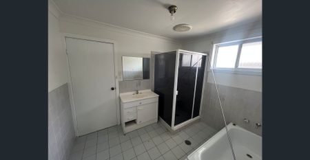 3 BEDROOM HOME - LARGE BACKYARD - Photo 5