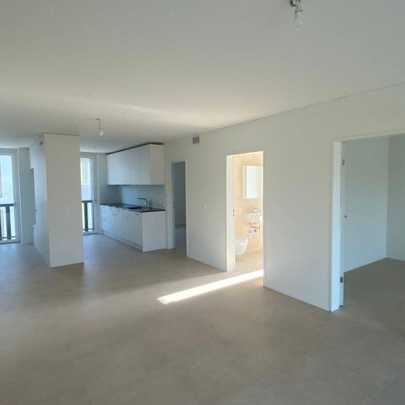 schöne neuwertige 3.5-Zimmerwohnung im 1. OG mit Wintergarten - Photo 1