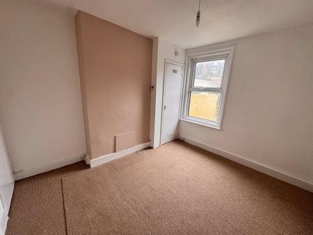 4 bedroom terraced house to rent - Photo 4