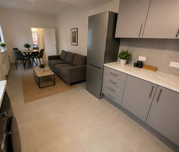 4 Bed Terraced House, Kensington Avenue, M14 - Photo 4
