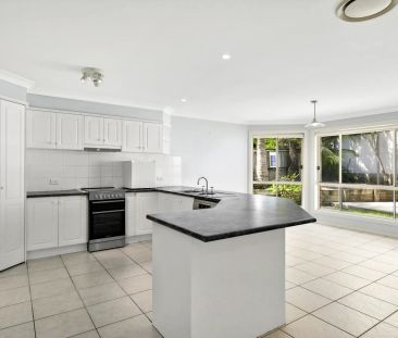 12 Streamdale Grove, Warriewood. - Photo 5