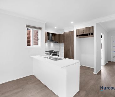 Beautiful Family home on Prime location and close to all the amenities - Photo 6