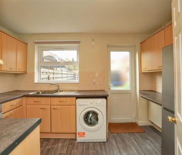 2 bedroom House To Let - Photo 3