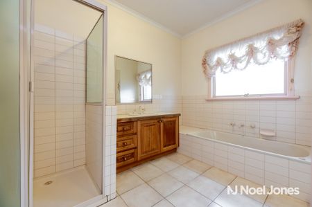 1A Menin Road, NUNAWADING - Photo 3