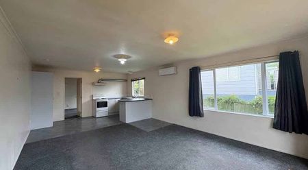 Spacious one bedroom in great location - Photo 3