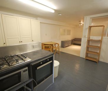 Studio to rent - Photo 5