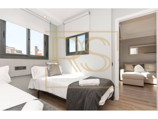 Ático de alquiler en Calle Carretes, El Raval - Photo 1