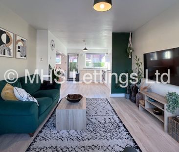 2 Bedroom Mid Terraced House for rent in Park View Avenue - Photo 3