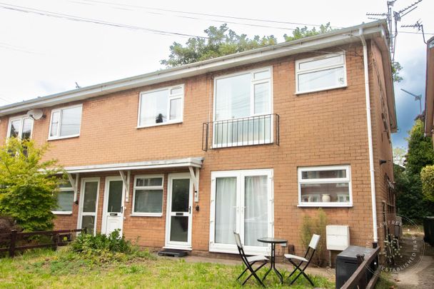 1 Bedroom Flat - Photo 1