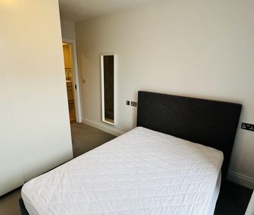 High Street, Maidenhead - Photo 3