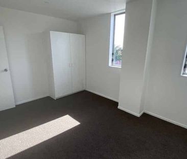 Renovated Otahuhu Apartment - Photo 2