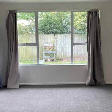 Spacious Three Bedroom House In Ferndown - Photo 1