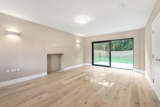 5 bedroom detached house to rent - Photo 1