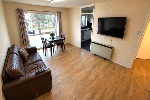 2 bedroom flat to rent - Photo 1