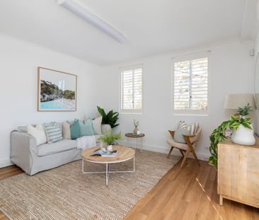 Contemporary apartment just a short walk to Fairlight beach - Photo 1