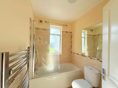 Petrellyn, New Road, SO45 - Photo 2