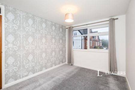 3 bedroom house to rent The Square, Mickleover, DE3 - Photo 4