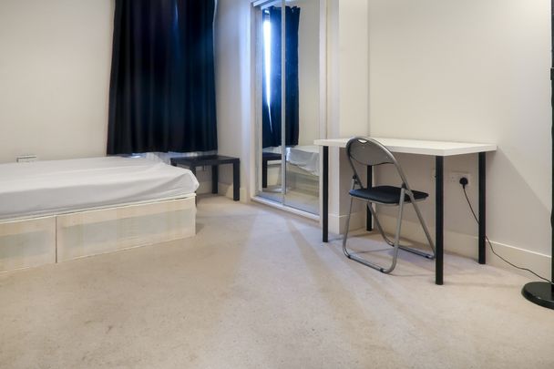 RM2 St. Ives Place | Poplar | London | E14 0HX - Photo 1