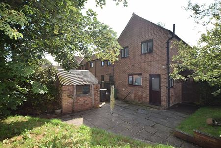 2 bedroom end of terrace house to rent - Photo 2