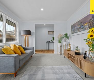 RENOVATED HOME WITH PARK FRONTAGE - Photo 2