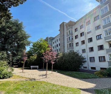 Location Appartement 4 pièces 92m² - Photo 4